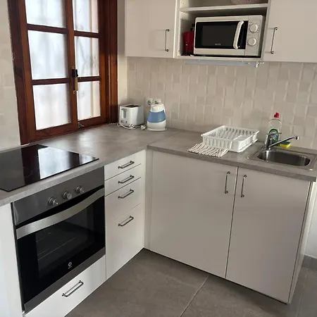 Wdb4 Windsor Danka Apartment