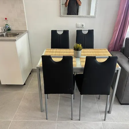 Wdb4 Windsor Danka Апартаменти Адехе